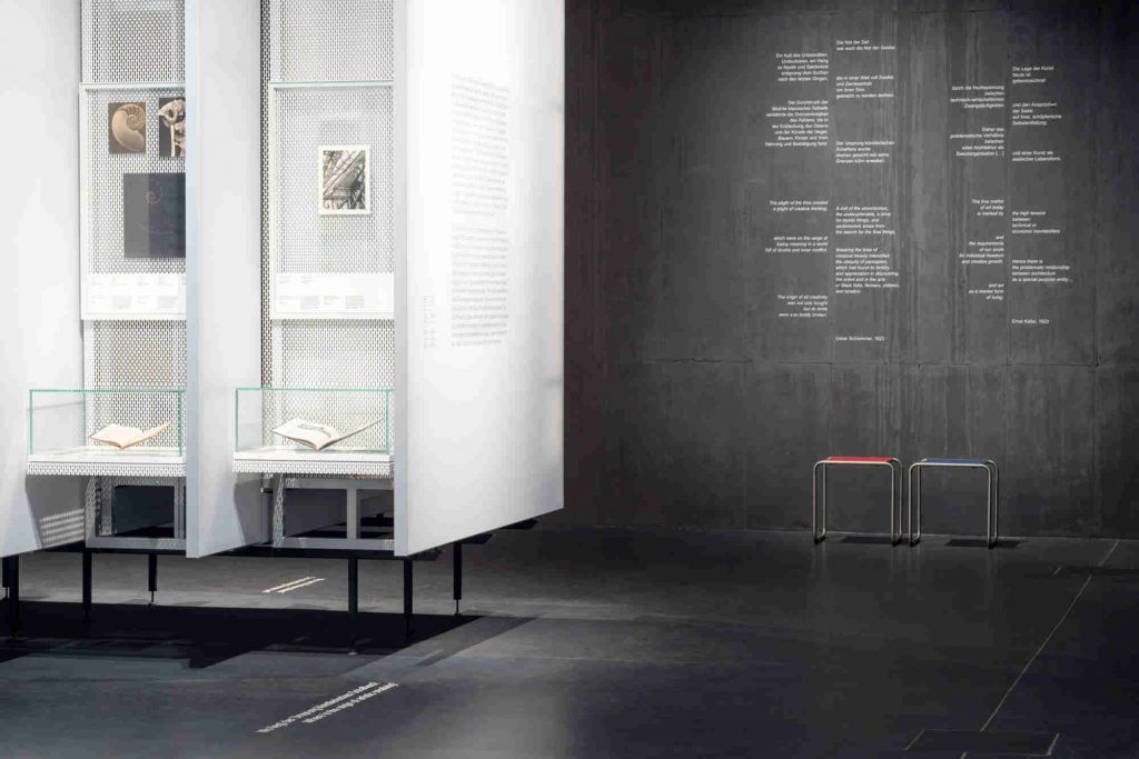 Bauhaus Dessau, Thonet, Jay Gard, B 9