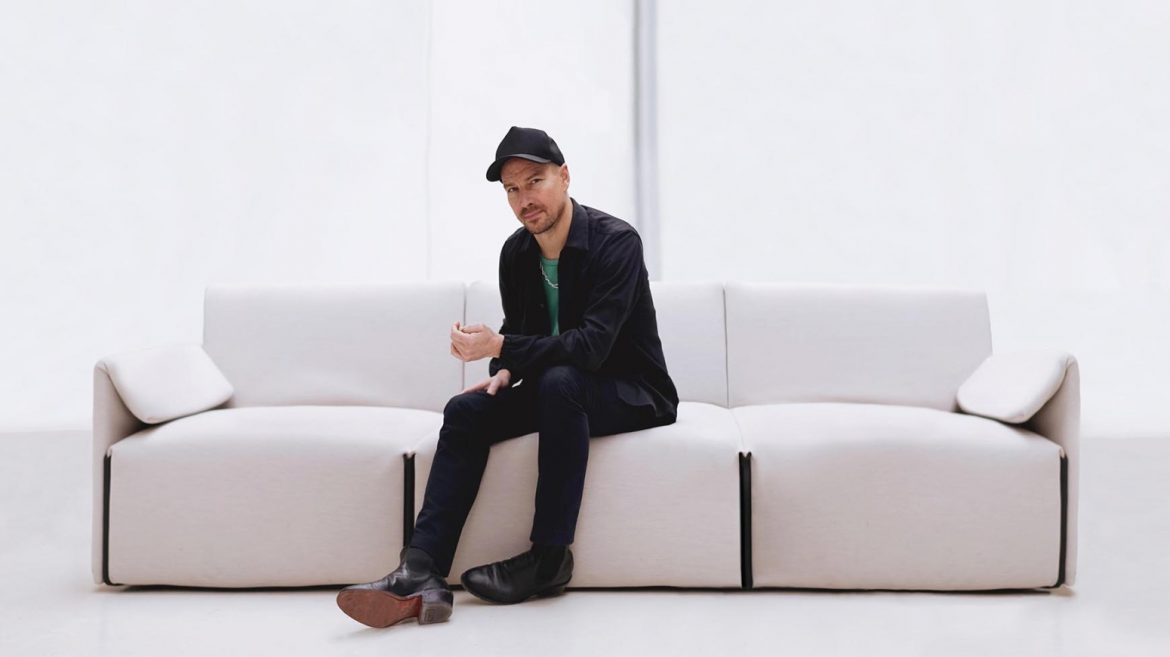 Costume, Diez, Magis