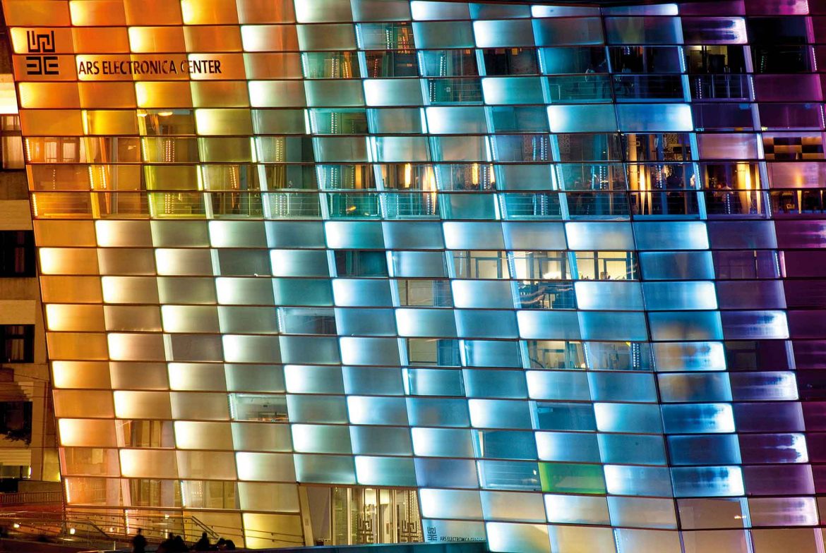 Das Ars Electronica Center in Linz. Foto © Nicolas Ferrando