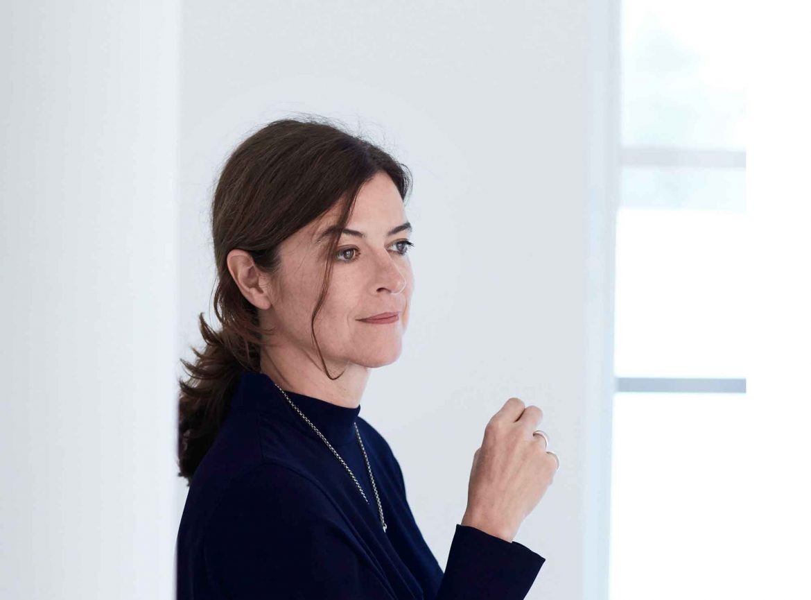 Isa Glink, Kinnasand