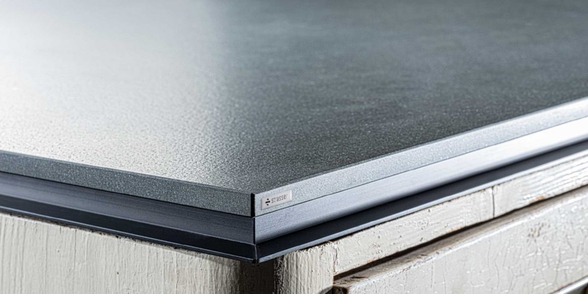 Alpinova, Strasser Steine