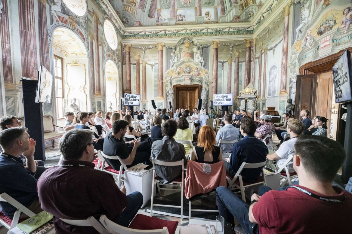 Neun Partnerschaften aus klassischer Wirtschaft und Design standen auf Schloss Hollenegg während der Designgespräche im Zentrum. © CIS, Foto: Miriam Raneburger
