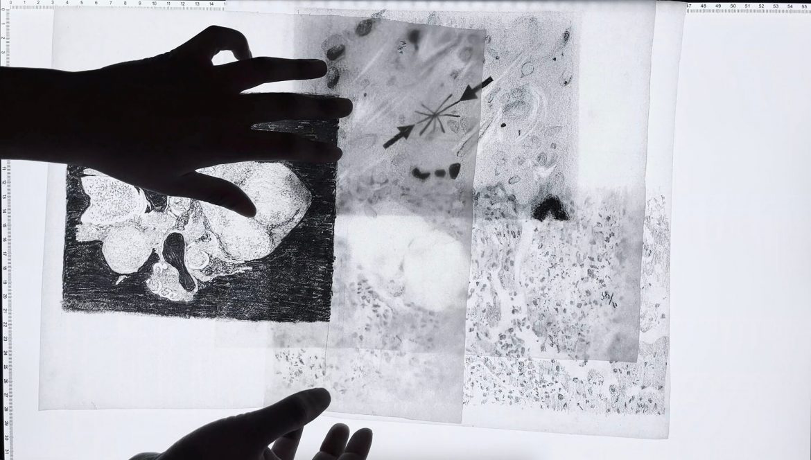 Thandi Loewenson, Whisper Network Intelsat 502 (still), 2022. Performance und Zeichnungen (Graphit auf Tarkovski-Papier). © Thandi Loewenson