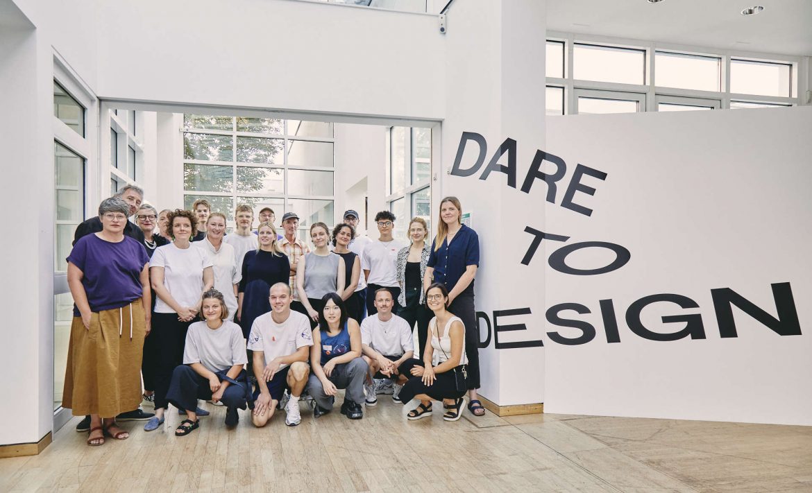Die Finalisten und die Jury der German Design Graduates 2024. Foto © Christof Jakob