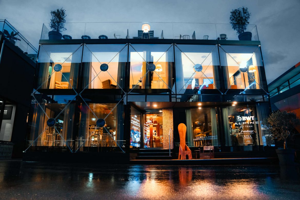 Das BWT Alpine F1 Team stellte das neue motorhome beim Großen Preis von Italien in Monza offiziell vor.© BWT Alpine F1 Team