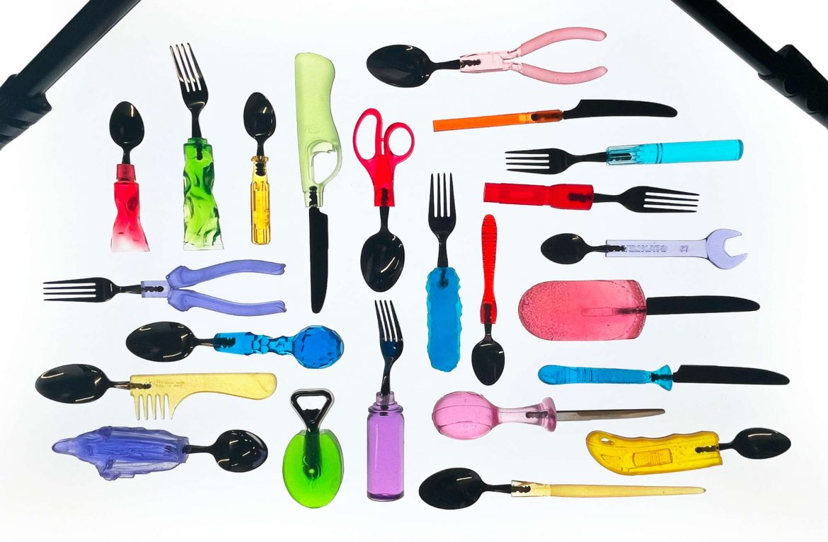 In der Casting Standards-Kollection von MacAulay Brown Works werden „artfremde“ Besteck/Werkzeugteile miteinander verbunden. © MacAulay Brown Works